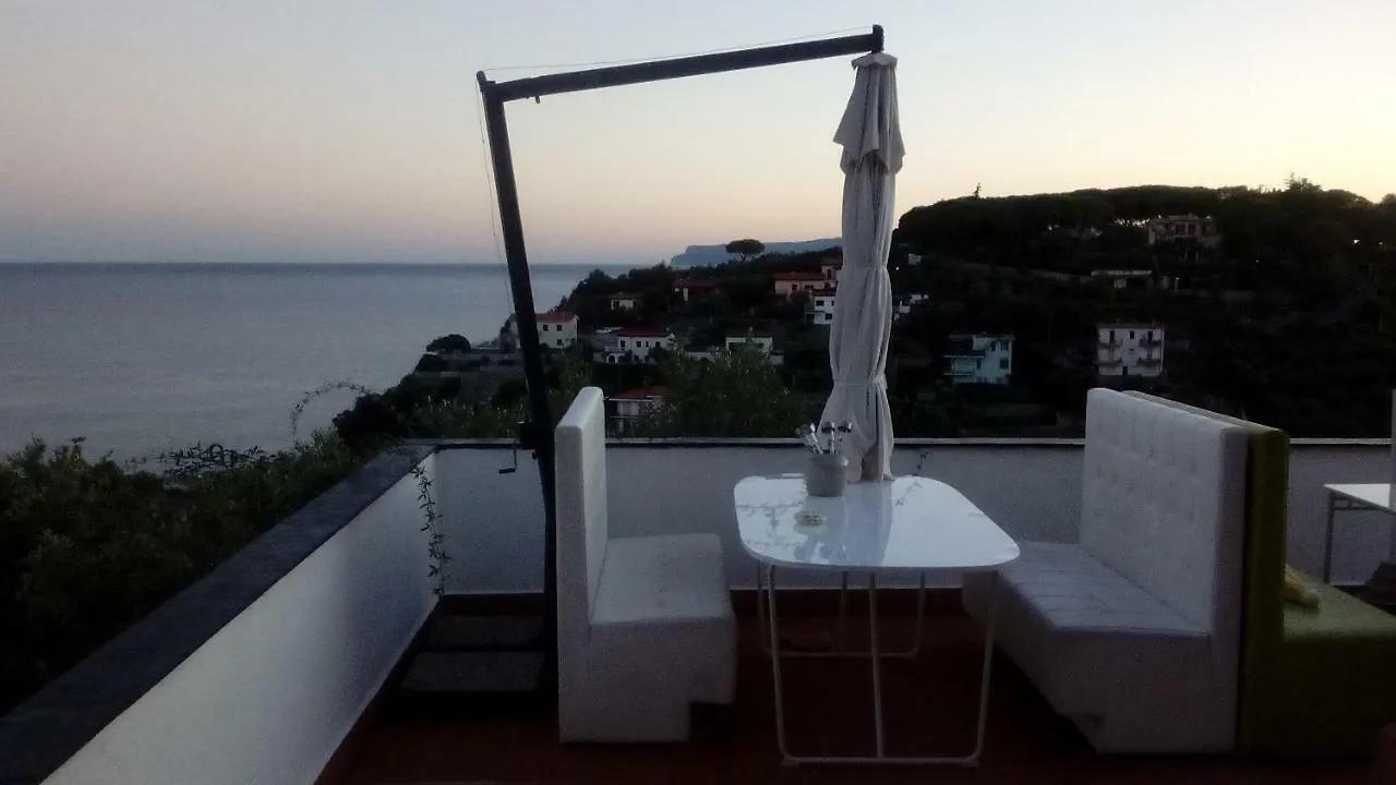 Il Capriolo Bed & Breakfast Celle Ligure Italy